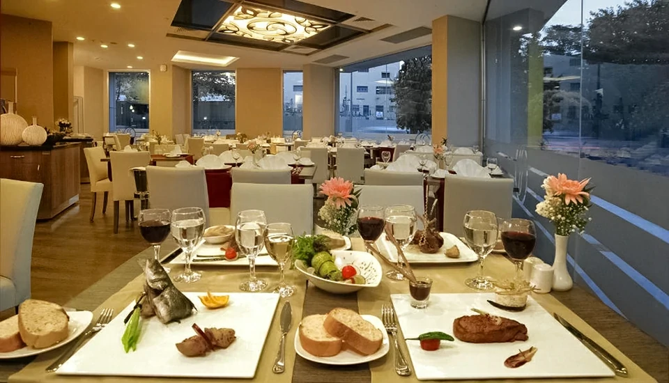 هتل رامادا پلازا بای ویندهام ازمیر